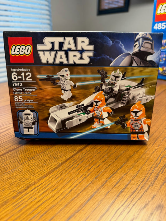 LEGO Star Wars Clone Trooper Battle Pack 7913 RETIRED